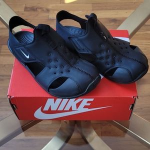 Nike Sunray Sandals